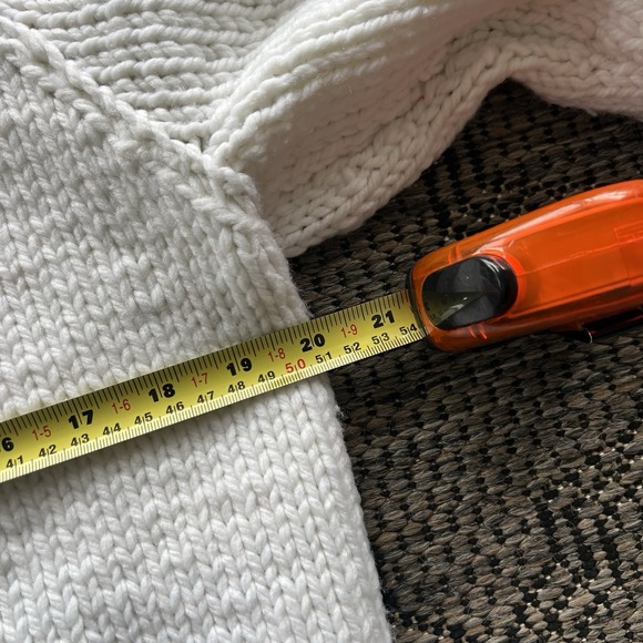 Vintage Blue Jays Cowichan Men's Medium White MLB Acrylic Hand Knit Cardigan - Picture 10 of 11